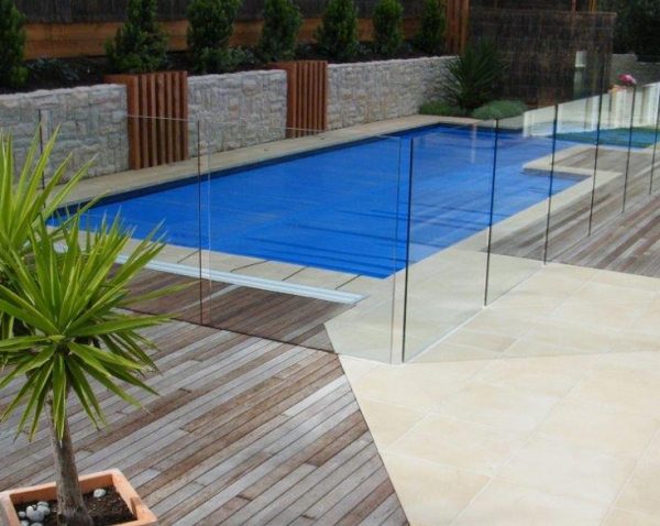 Mornington Peninsula landscaper tips – pool construction and pool surrounds